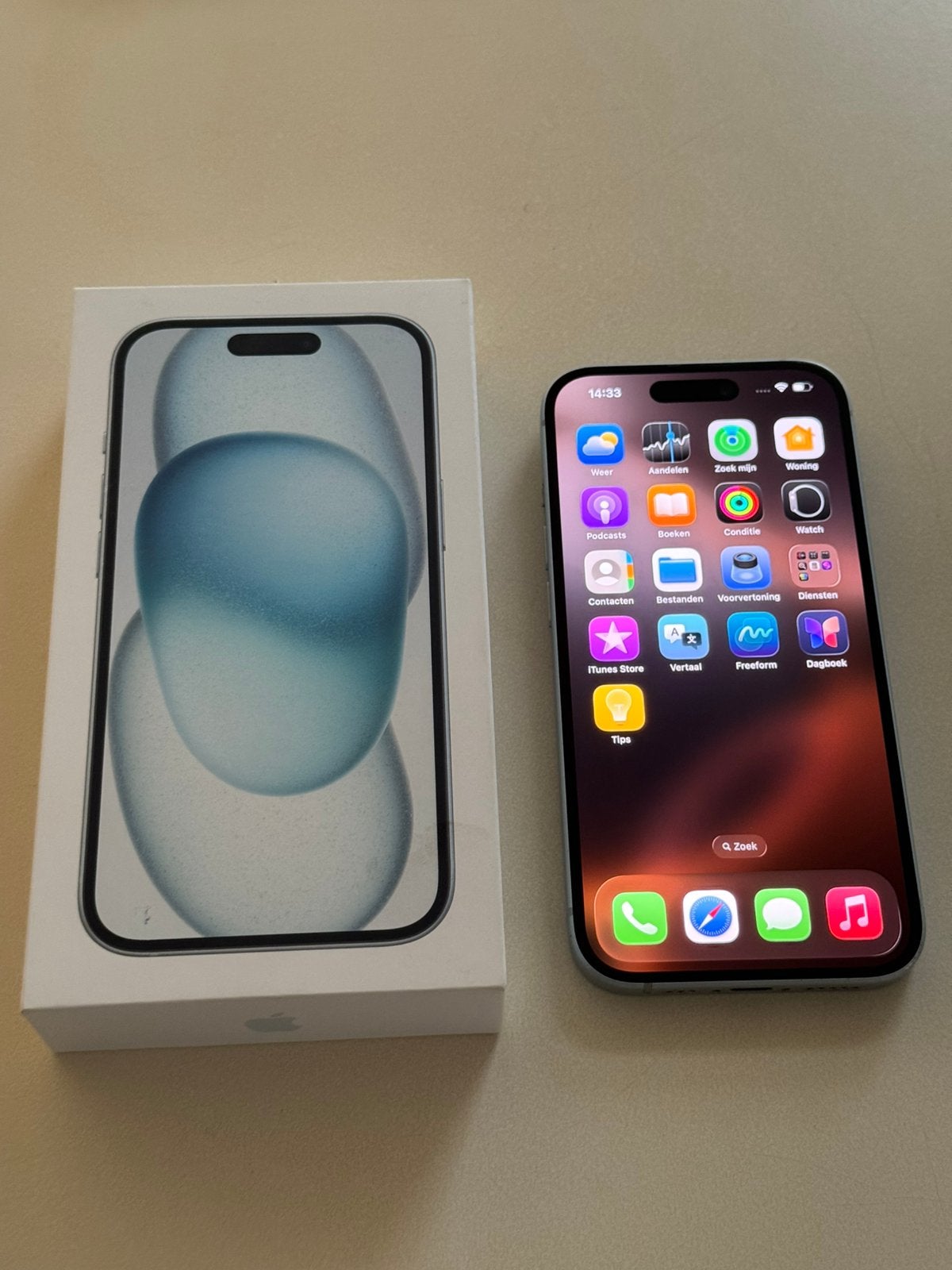 Iphone 15 achter kant kapot, IPhone 15, Wit, Ophalen of Verzenden, 81 %
