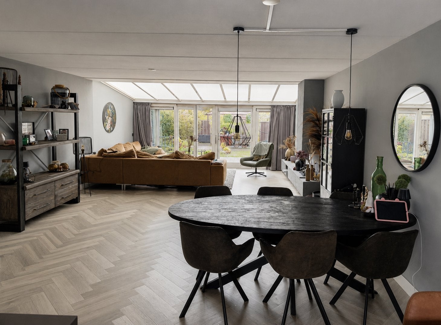 Complete woonkamer – bank, eettafel, stoelen, kast & kleed, Huis en Inrichting, Complete inboedels, Ophalen of Verzenden