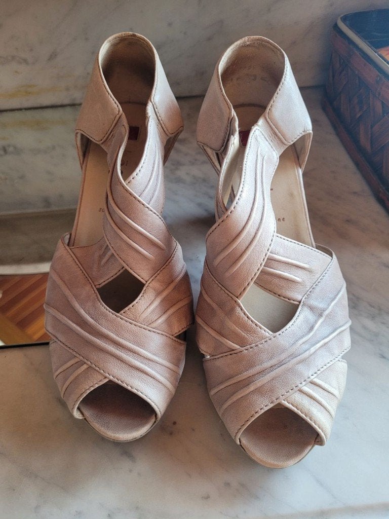 Leren Hōgl softline pump mt 4, Beige, Zo goed als nieuw, Schoenen met hoge hakken, Hōgl
