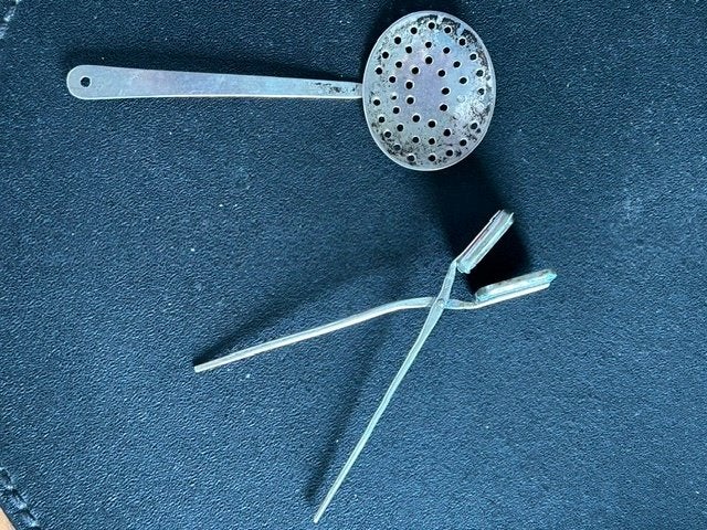 Twee antieke miniaturen in zilver - 18e eeuw, Antiek en Kunst, Ophalen of Verzenden, Zilver