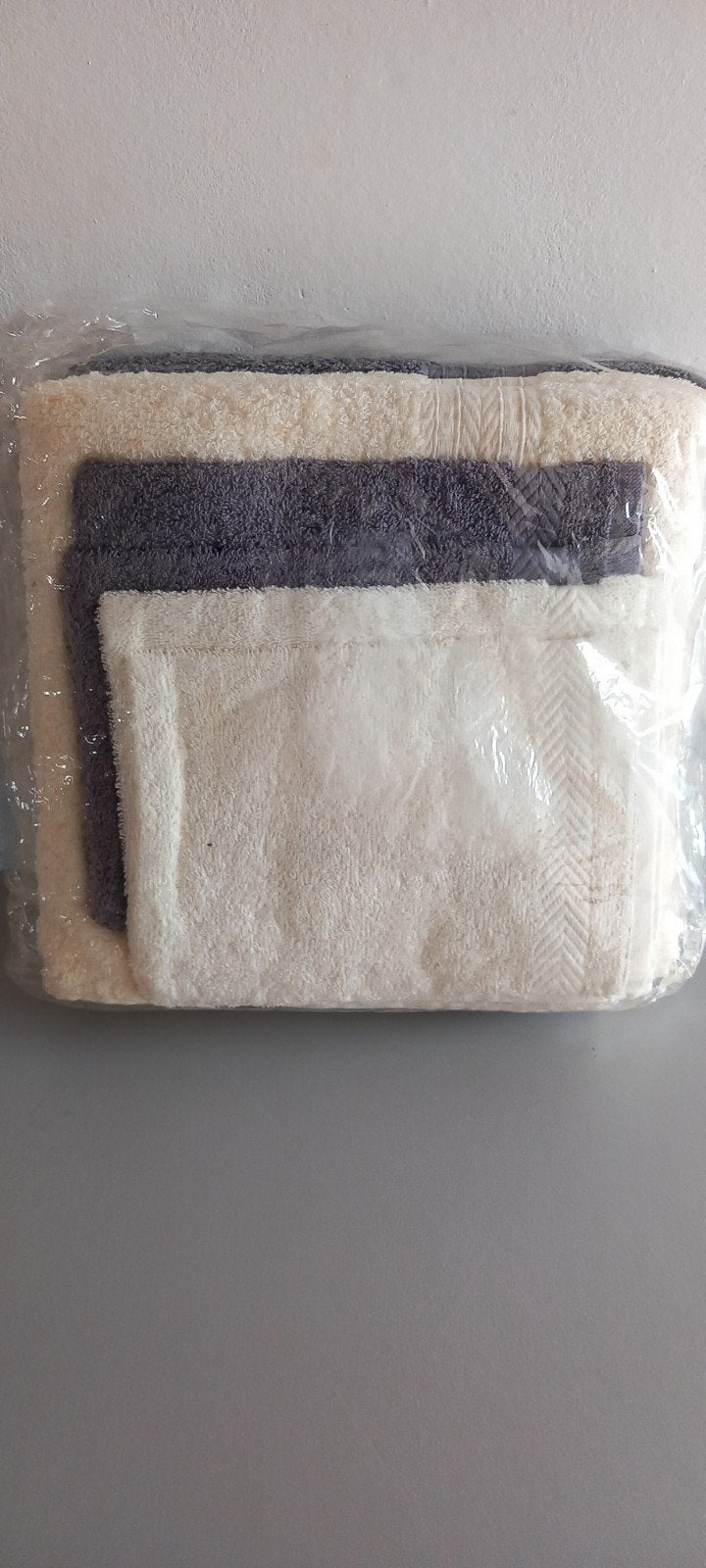 Handdoekenset 8 delig nieuw- Grijs en Crème incl.washandjes, Huis en Inrichting, Ophalen of Verzenden, Nieuw, Grijs, Handdoek