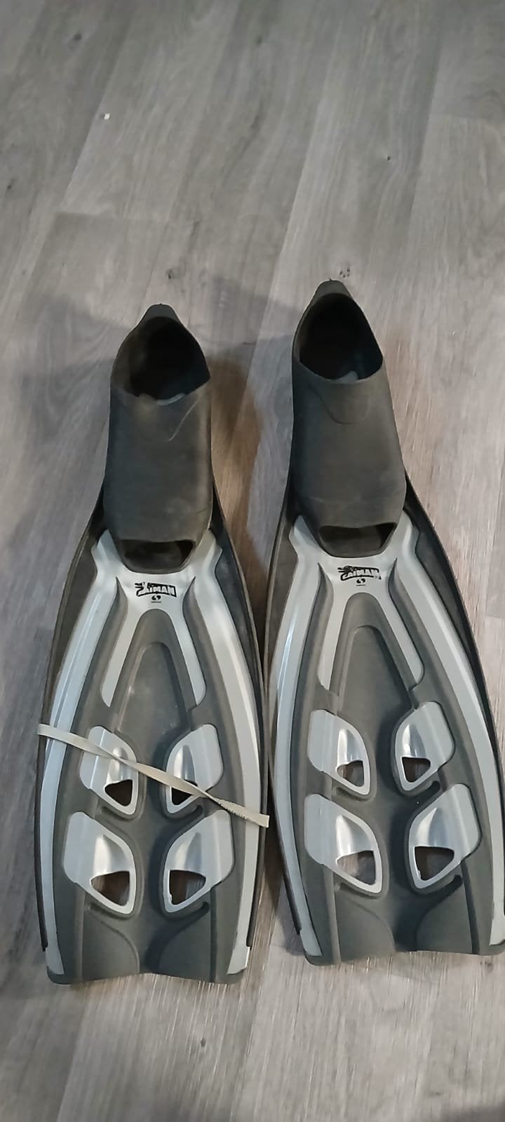 Caiman Flippers Maat 44-45 -, Watersport en Boten, Duiken, Ophalen of Verzenden, Zo goed als nieuw, Zwem- of Duikvliezen