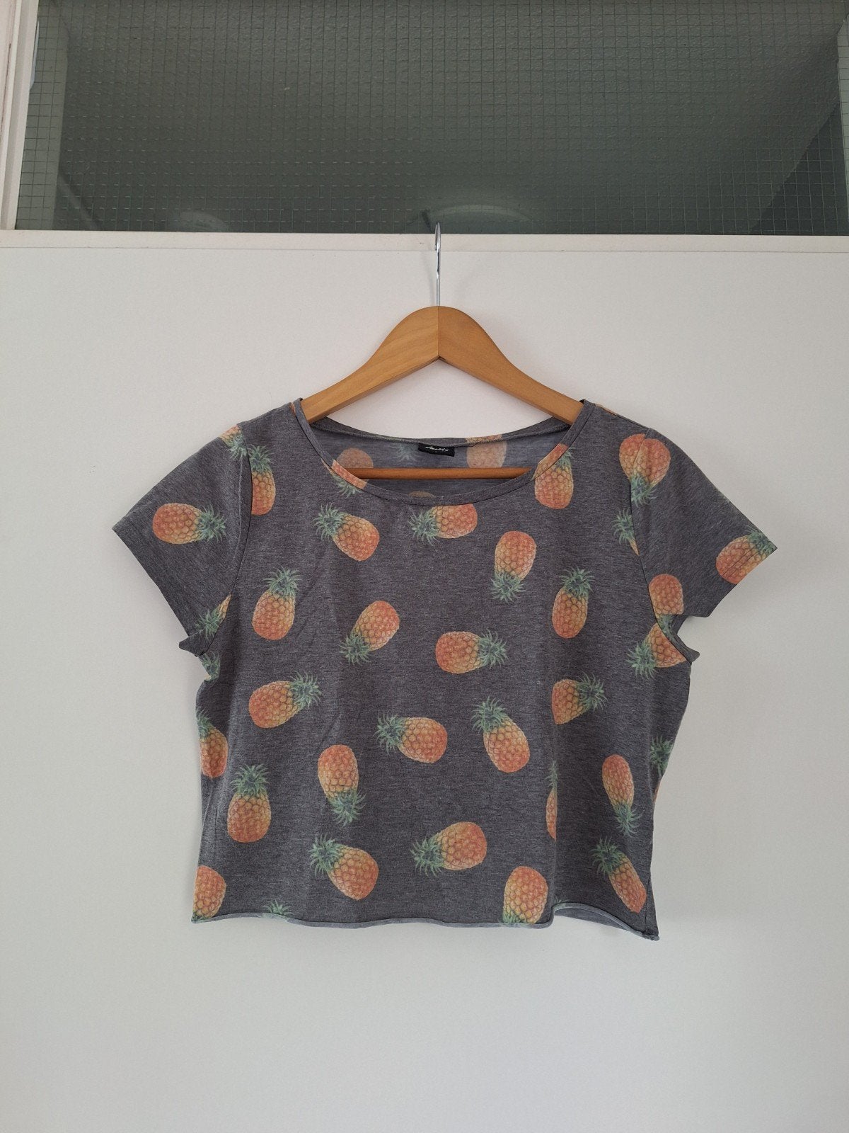 Mooi shirtje/top/croptop met Ananassen Amy & Ivy mt. S €1,-, Ophalen of Verzenden, Korte mouw, Maat 36 (S), Grijs
