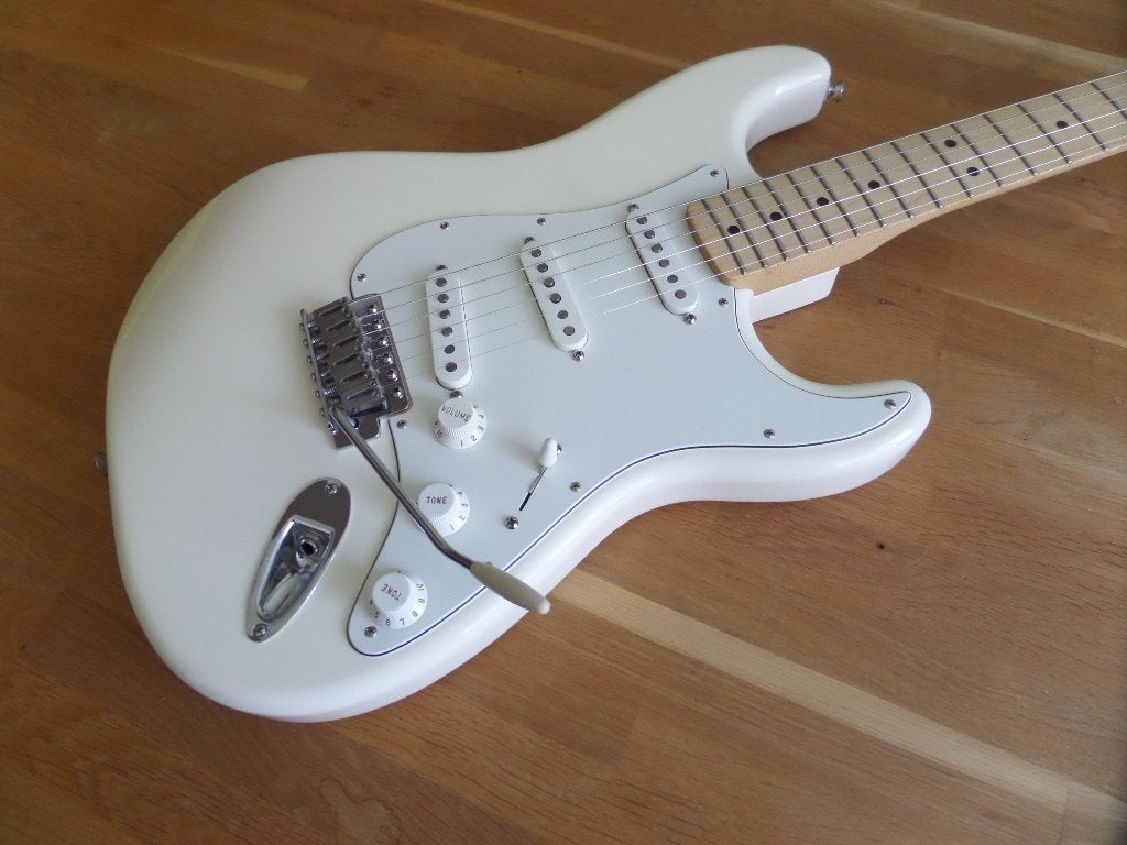 Fender Standard Stratocaster MiM. (2014), Muziek en Instrumenten, Ophalen, Zo goed als nieuw, Solid body, Fender