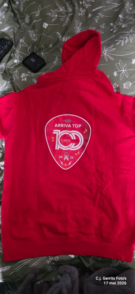 Rode hoodie met 'Arriva Top 100 Cafe' logo, Kleding | Heren, Truien en Vesten, Onbekend, Overige maten, Ophalen of Verzenden, Zo goed als nieuw