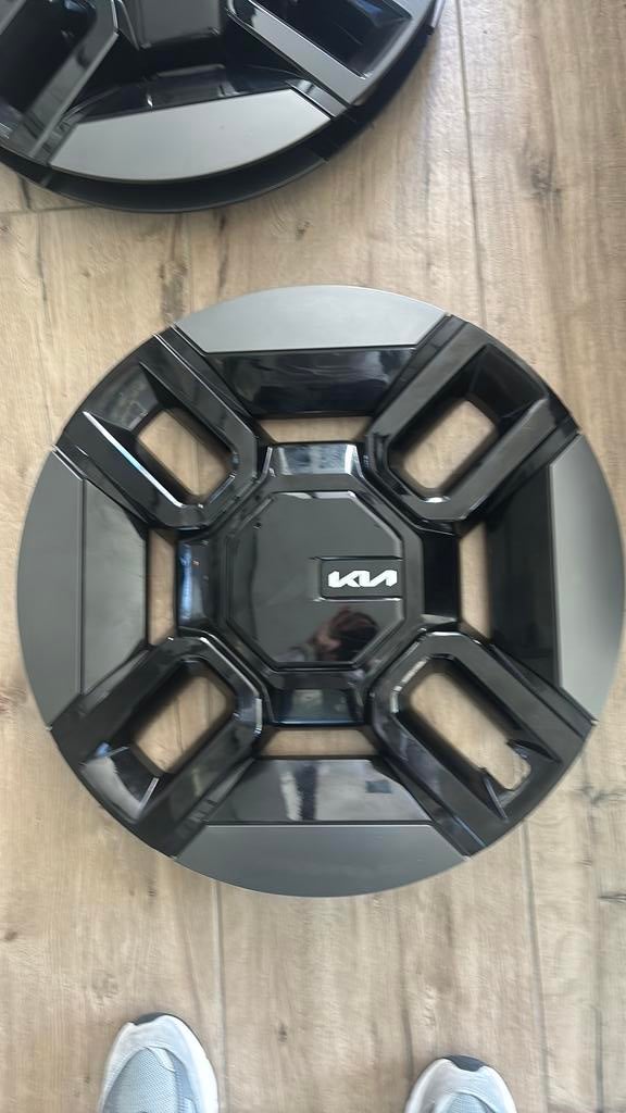 Set van 4 Kia EV6 wieldoppen (nieuw model), Auto diversen, Wieldoppen, Ophalen, Zo goed als nieuw