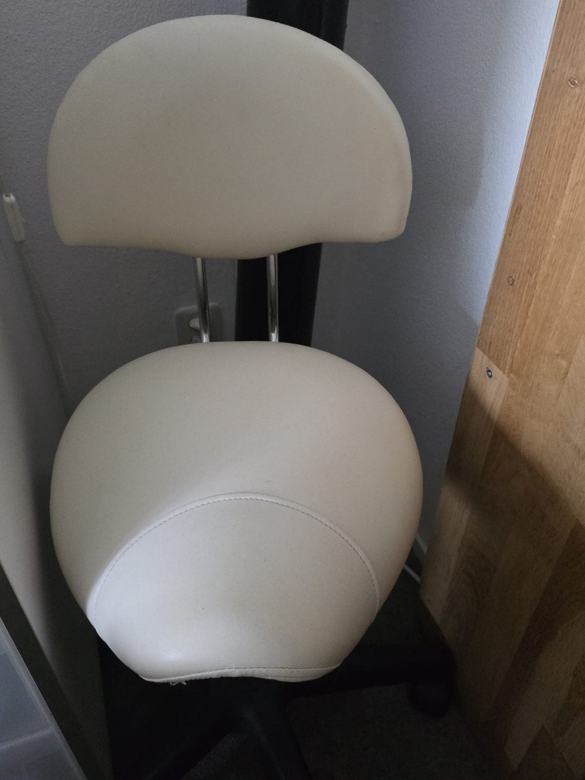 Salonstoel in hoogte verstelbaar met handmatige hendel, Gebruikt, Overige kleuren, Ophalen of Verzenden, Modern, Ergonomisch