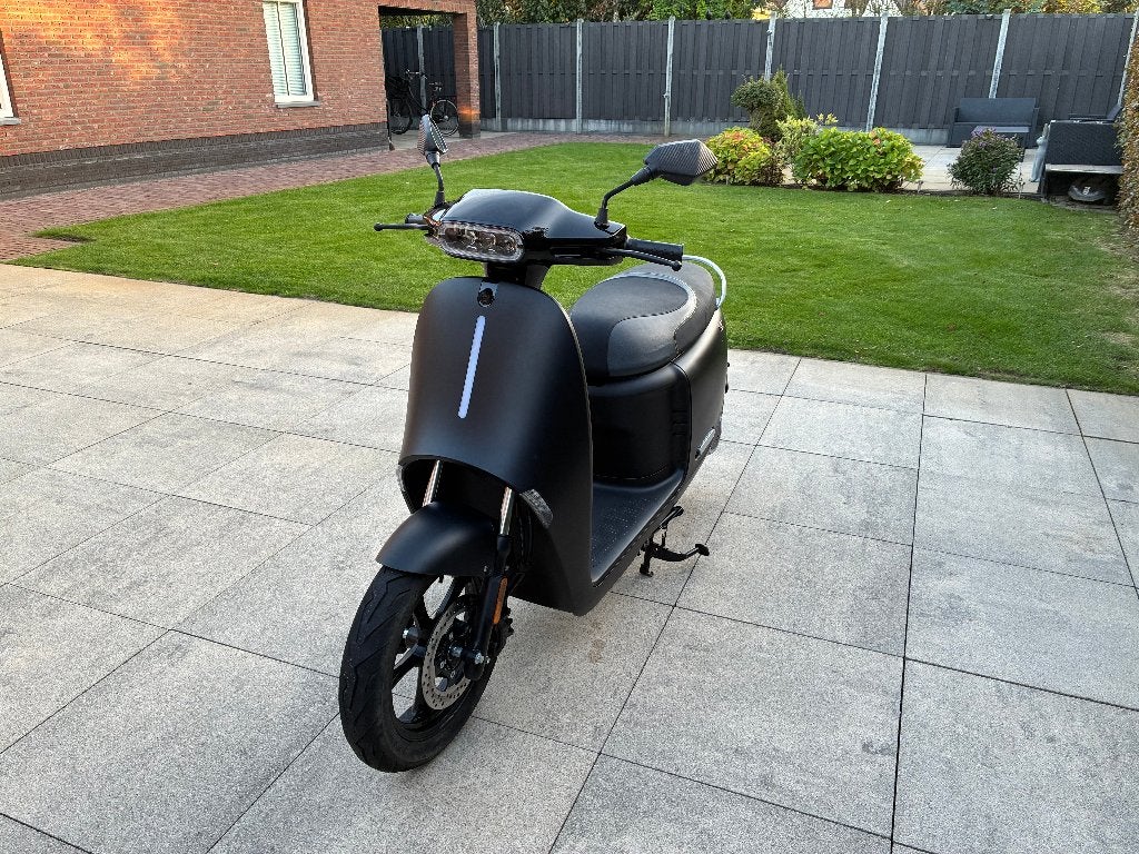 Foto 2 van LA Souris  S1 Scooter BJ 2025 zonderAccu Loop of Sloop€550
