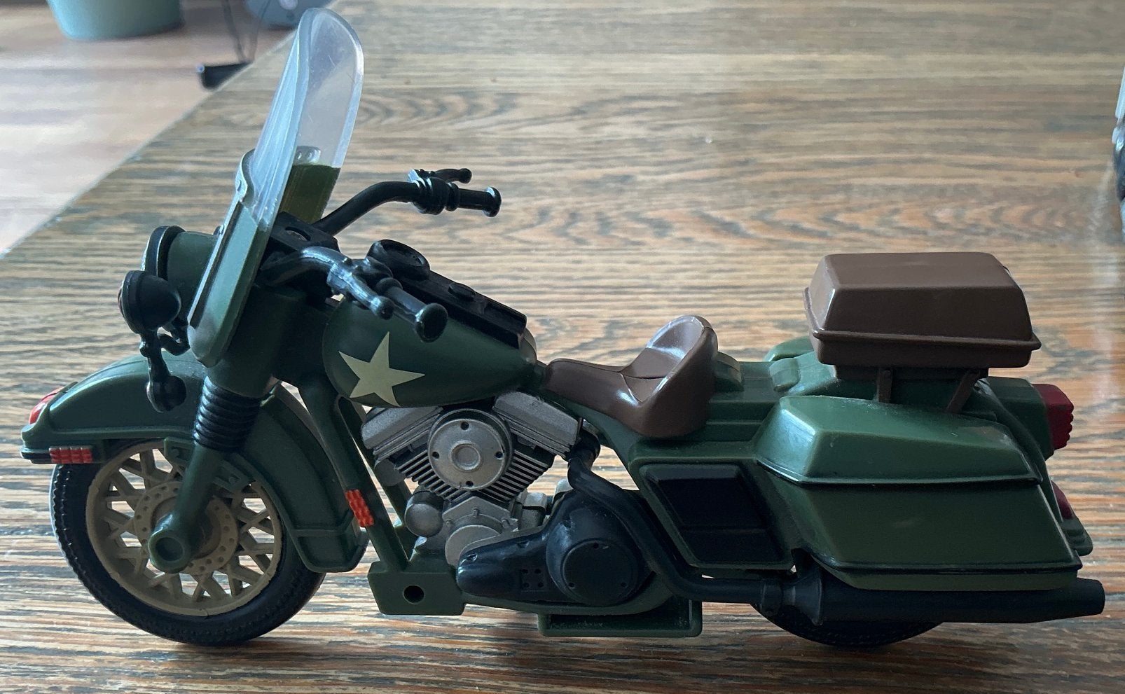 Oude grote groene Legermotor 16.5 cm SLECHTS 2 EURO, Ophalen, Zo goed als nieuw