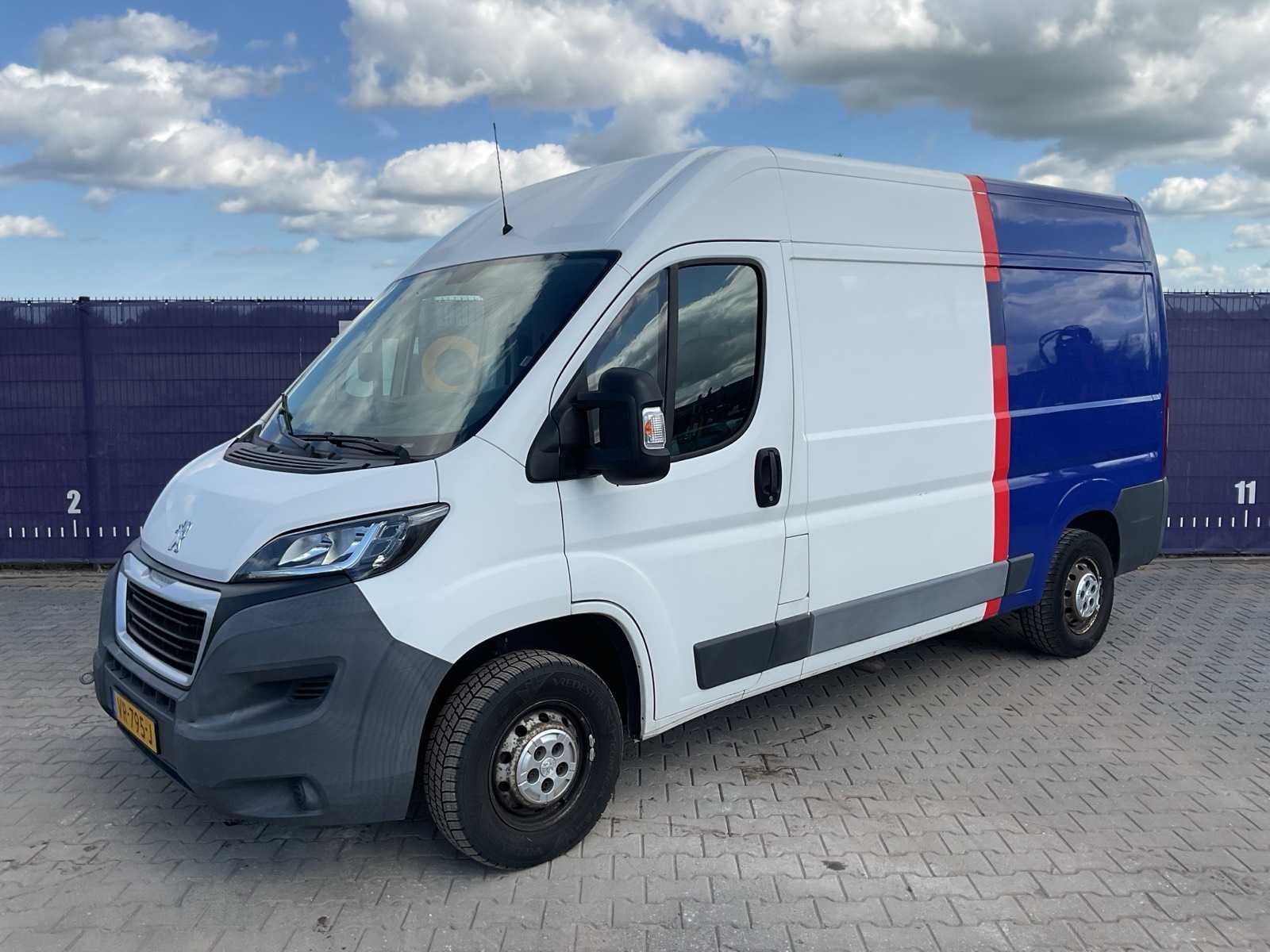 2015 - Peugeot - Boxer - 330 2.2 HDI L2H2 XR - Bedrijfswagen, Auto's, Euro 5, Achterwielaandrijving, Gebruikt, 4 cilinders
