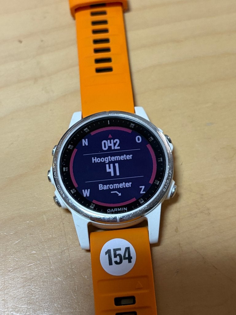 Garmin Fenix 5 plus (saffier  GPSinruil-nr 154), Gebruikt, Bramenberg 9, Carmin, Zwart