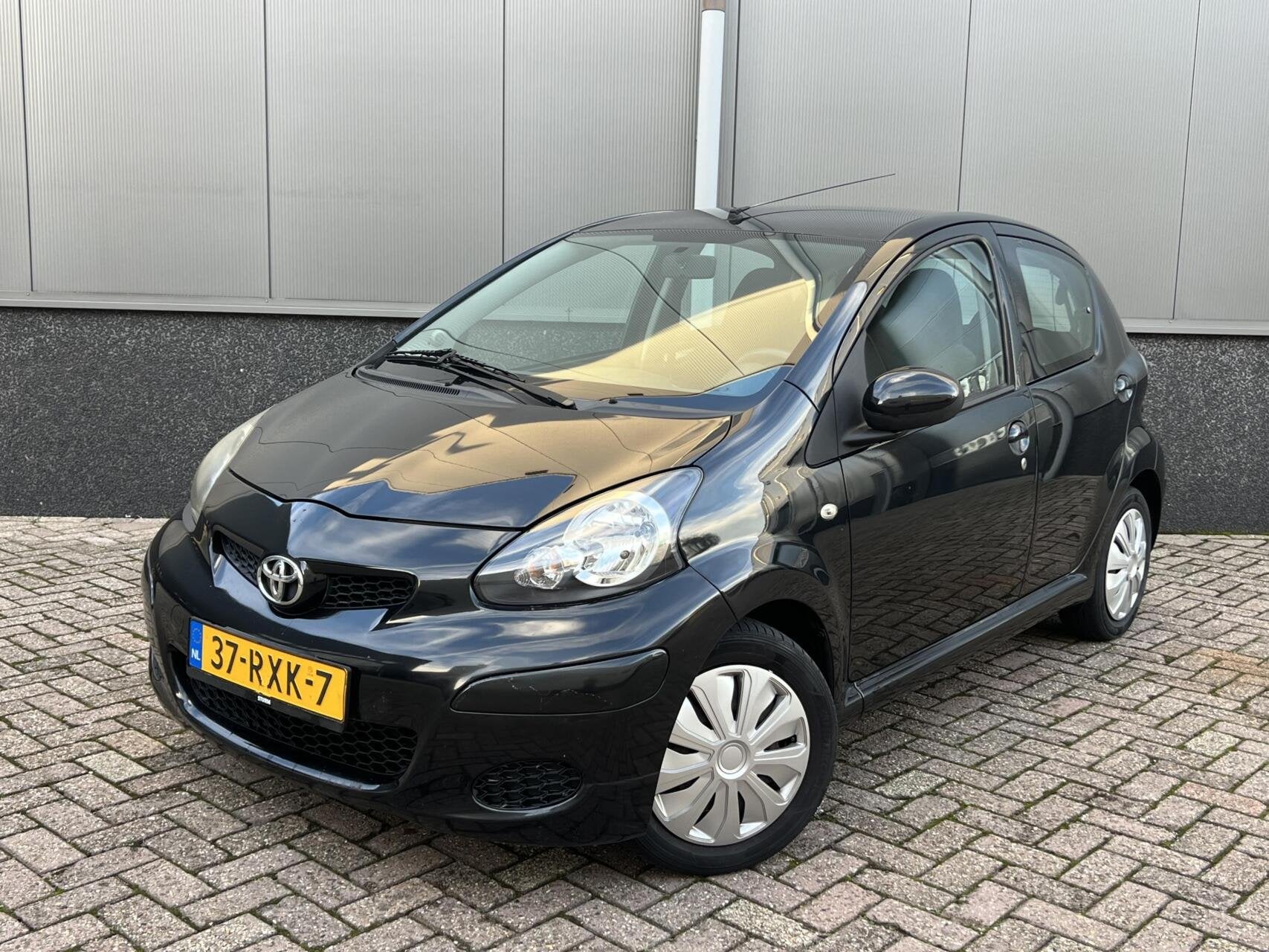 Toyota Aygo 1.0-12V Dynamic Navigator 2e Eig Airco NAP, Voorwielaandrijving, Euro 5, 4 stoelen, Origineel Nederlands