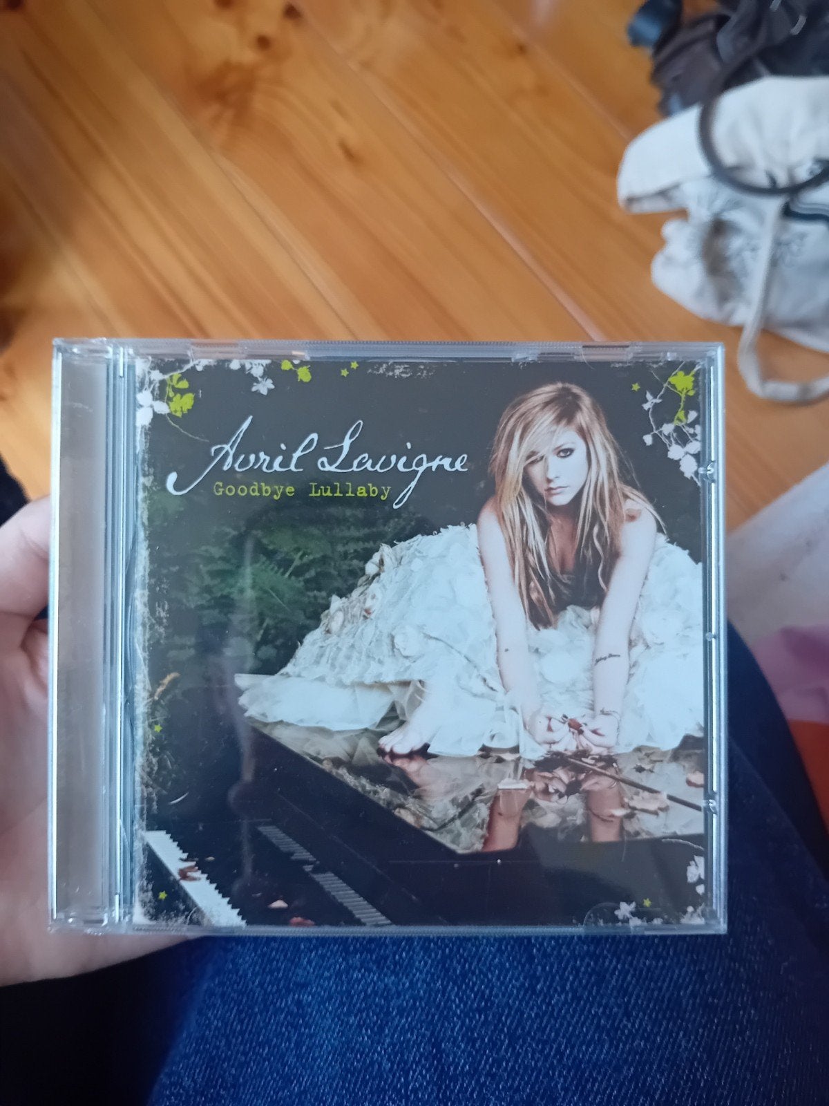 Avril Lavigne cd goodbye lullaby, Ophalen, Inclusief boekje, Zo goed als nieuw, Poprock