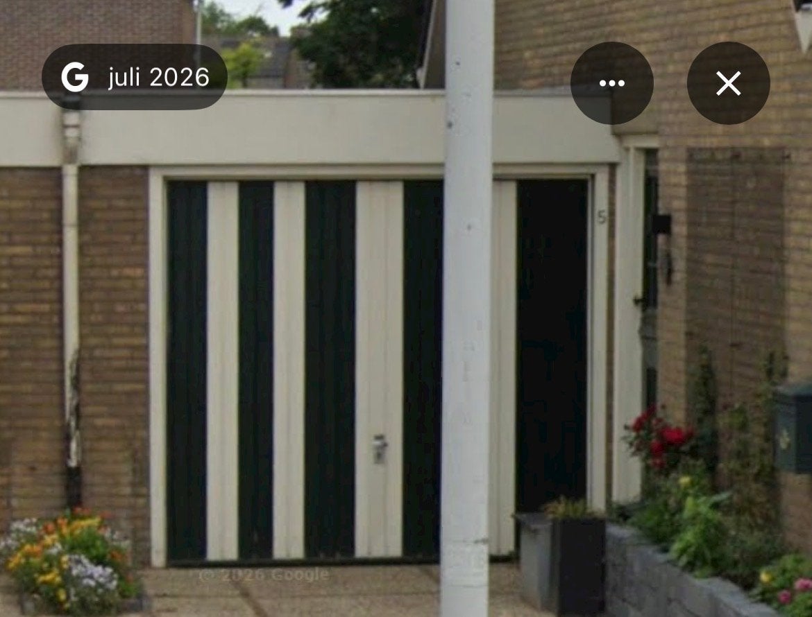 Gratis Garagedeur (242x218 cm) voor oud ijzer, Ophalen, Gebruikt