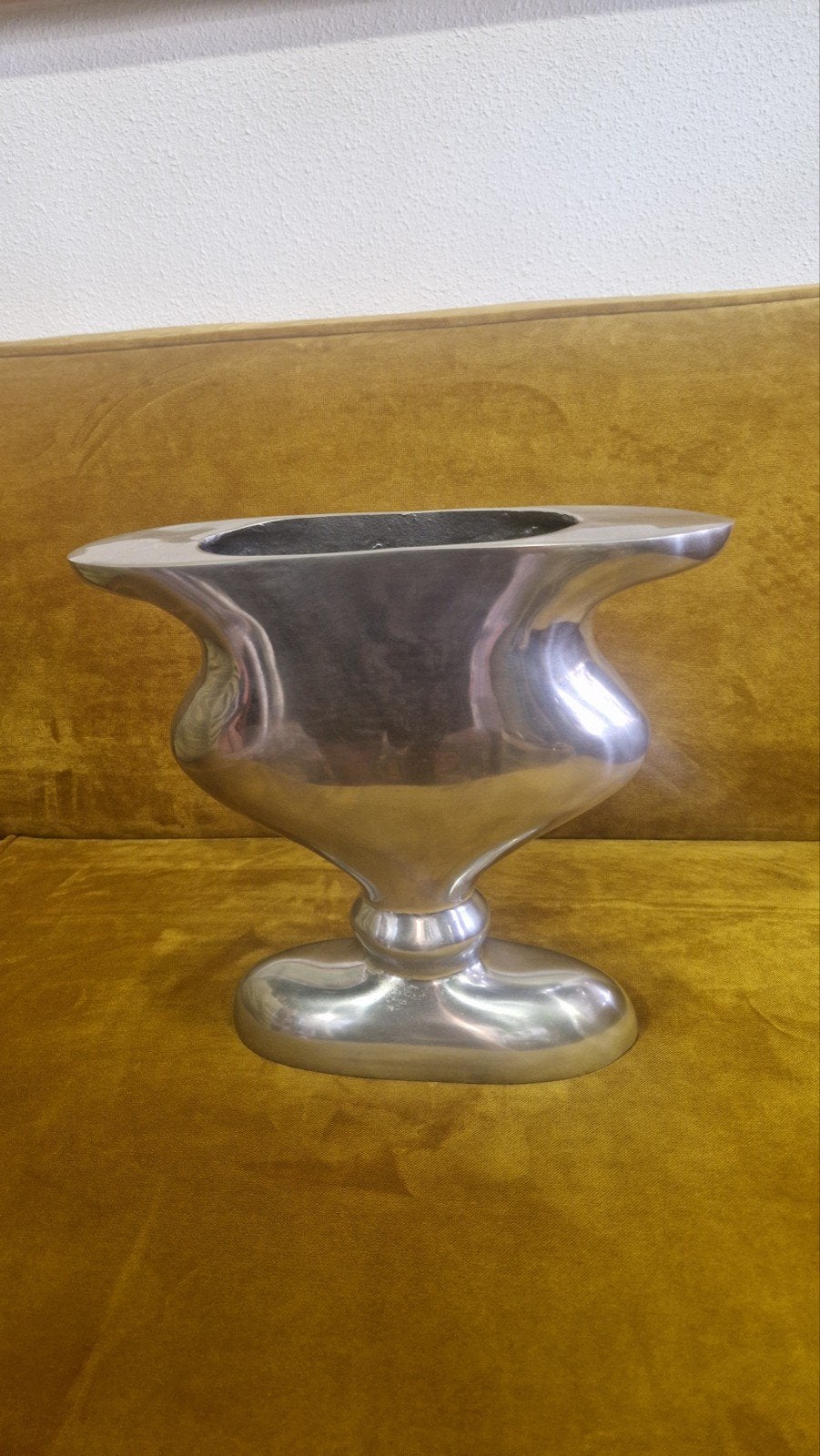 Stijlvolle aluminium vaas - modern design (Brass en Boom?), Antiek en Kunst, Antiek | Vazen, Ophalen of Verzenden
