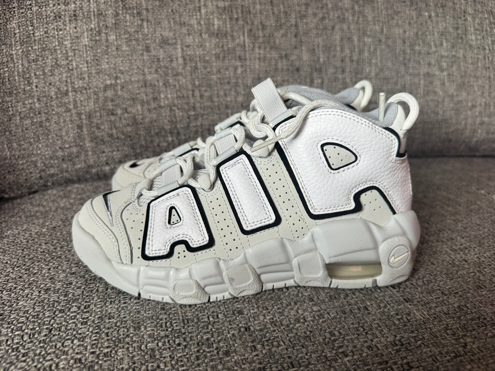 Nike Air More Uptempo maat 35,5, Nieuw, Ophalen of Verzenden, Jongen of Meisje, Sportschoenen