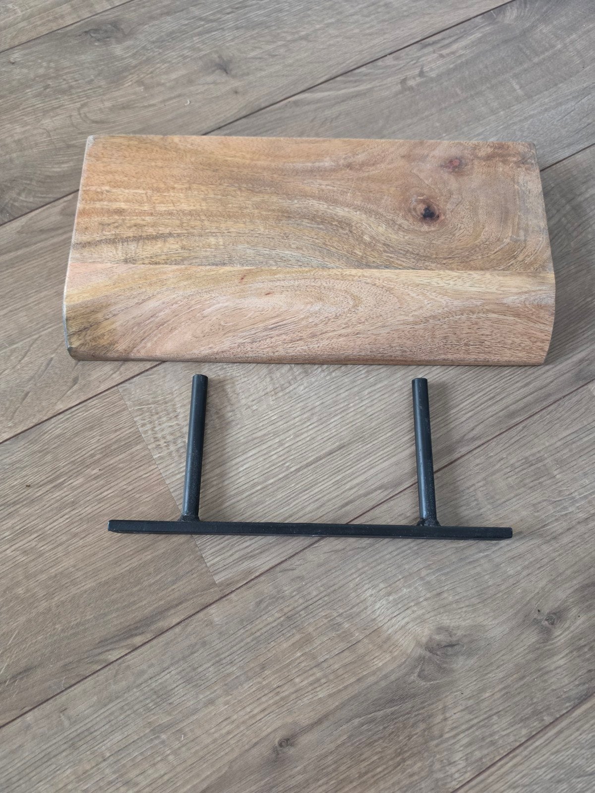 Houten wandplank met metalen beugel, Hout, Ophalen of Verzenden, Zo goed als nieuw, Modern