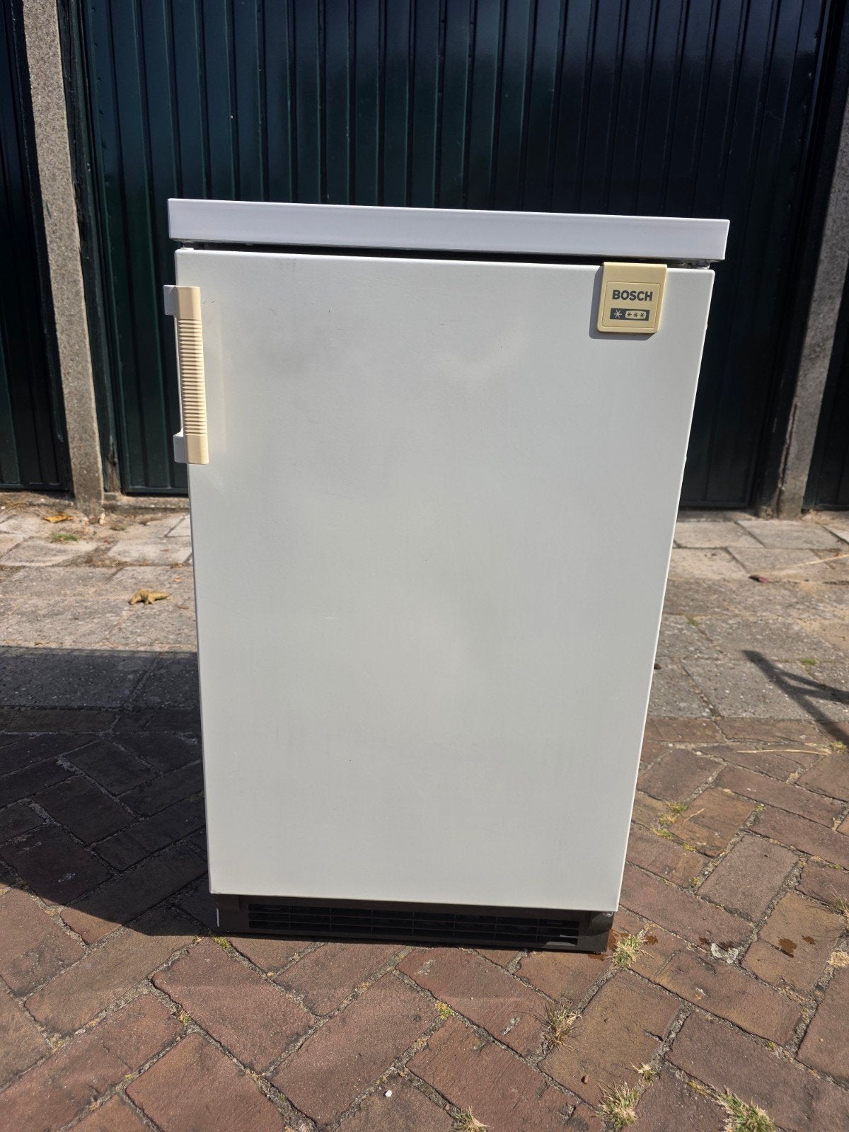 Bosch 3 laden vrieskast A + & Whirlpool tafelmodel koelkast, Witgoed en Apparatuur, Vriezers en Diepvrieskisten, Gebruikt, Minder dan 85 cm