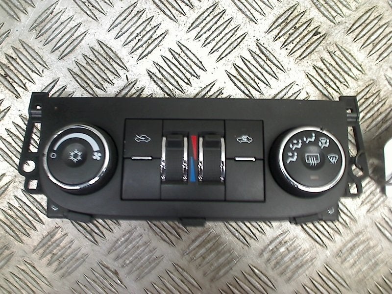 Bedieningspaneel Airco Chevrolet USA Impala 2010 25988015, Gebruikt, General Motors Germany GmbH, Chevrolet.europe@gm.com, Eschersheimer Landstraße 14, Frankfurt am Main 60322, , Duitsland