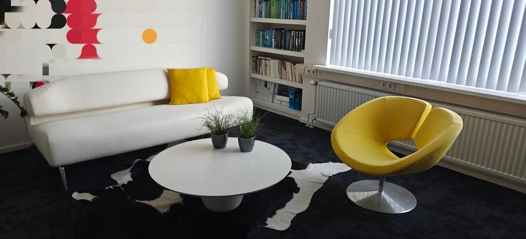 Witte wollen Artifort bird bank, Huis en Inrichting, Banken | Bankstellen, Ophalen, Driepersoons, 75 tot 100 cm, Zo goed als nieuw