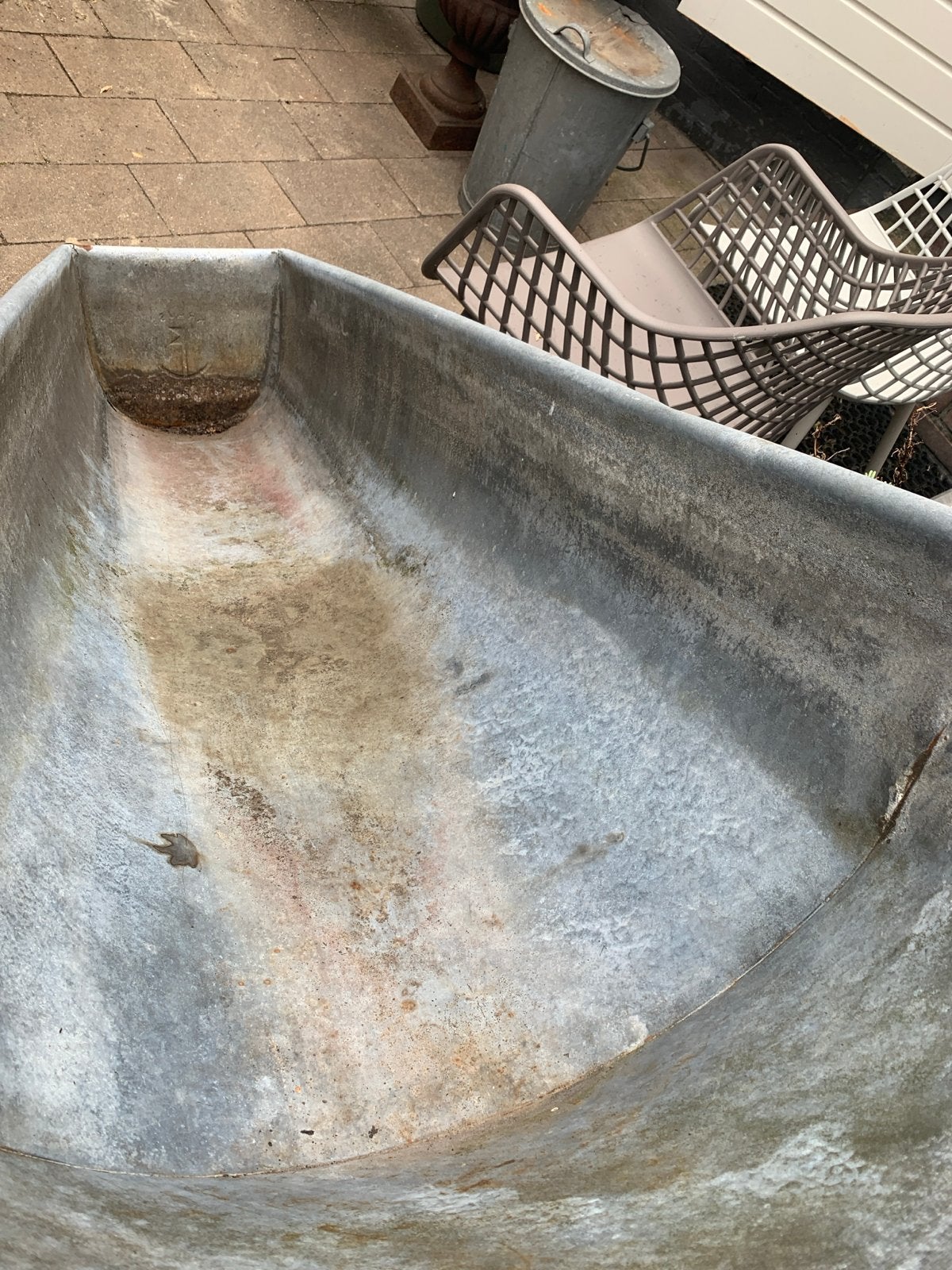 Grote verzinkte trog/plantenbak badkuip, Ophalen