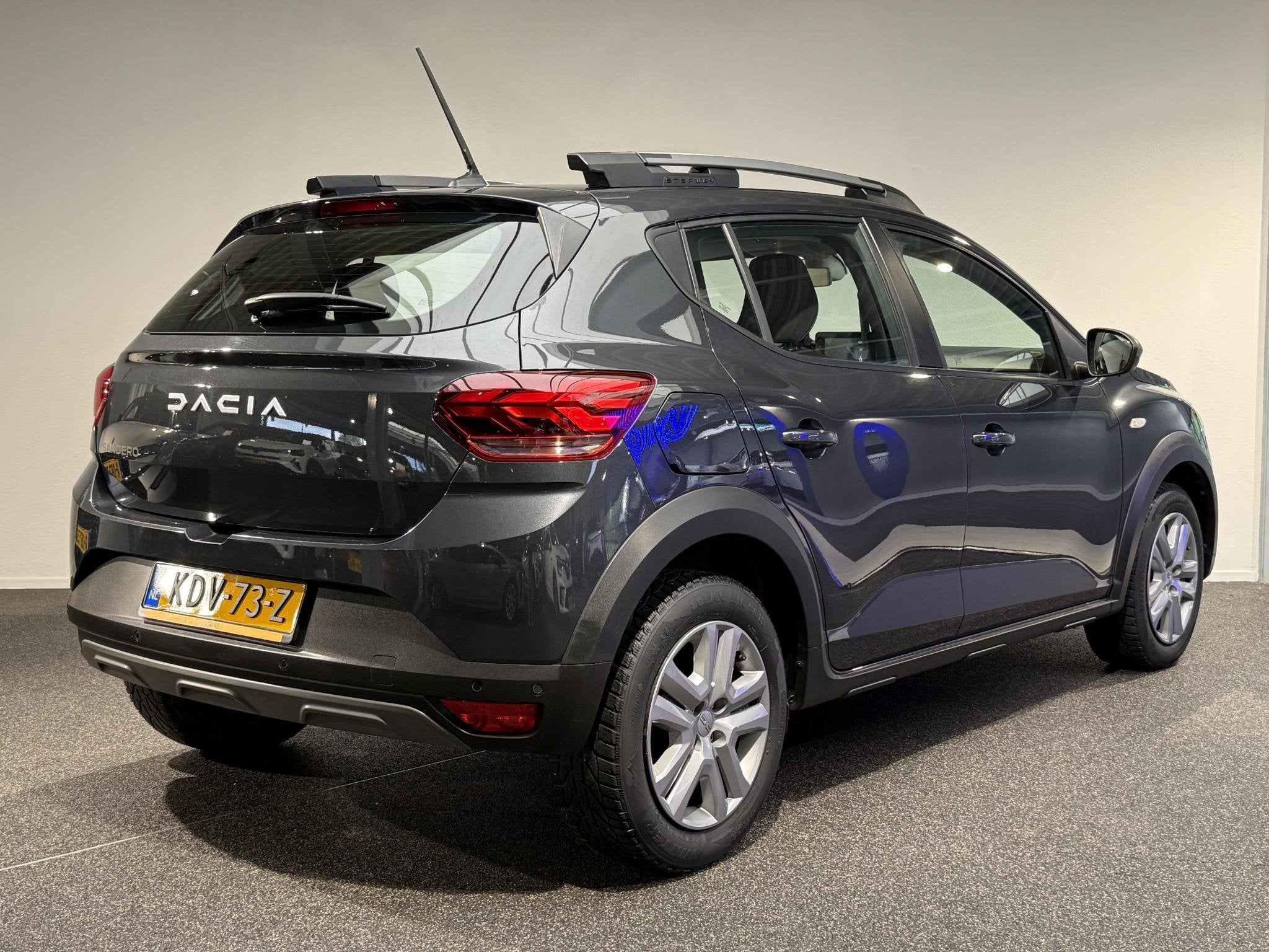 Dacia Sandero Stepway 1.0 TCe 90 Comfort | Automaat | Achter, Stof, Met garantie (alle), 91 pk, 3 cilinders