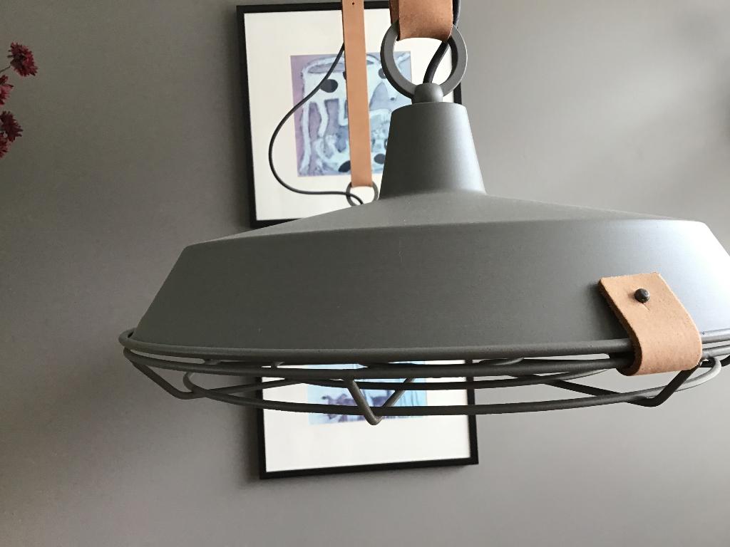 ZUIVER LAMP, Ophalen, Zo goed als nieuw, Overige materialen, 50 tot 75 cm