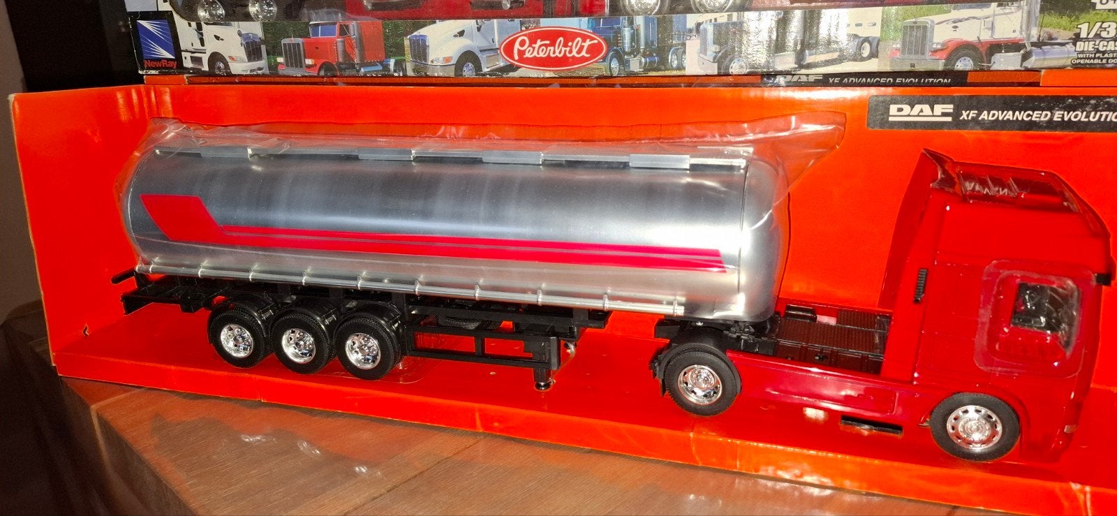 2xDaf en 1xPeterbilt 1.32 van Die Cast en 1 volvo FH 16, Ophalen of Verzenden