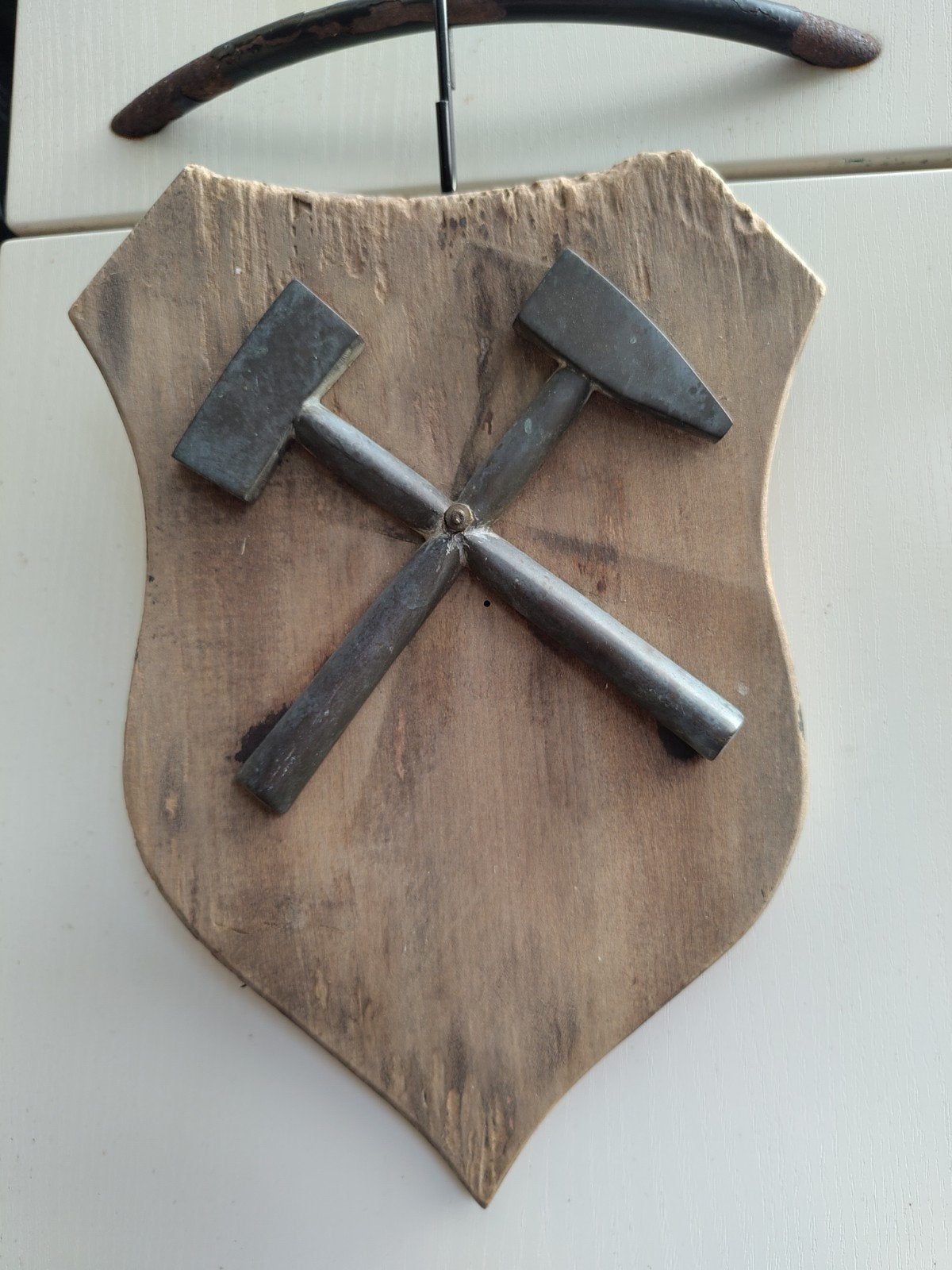 Vintage mijnwerkersschild met gekruiste hamers, Ophalen of Verzenden