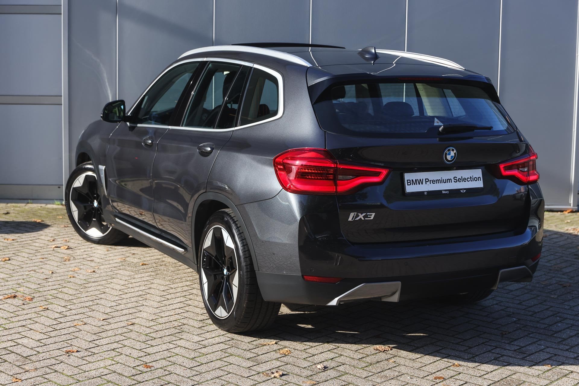 BMW iX3 High Executive / Trekhaak / Sportstoelen / Comfort A, Dealer onderhouden, Achterwielaandrijving, Gebruikt, Adaptive Cruise Control