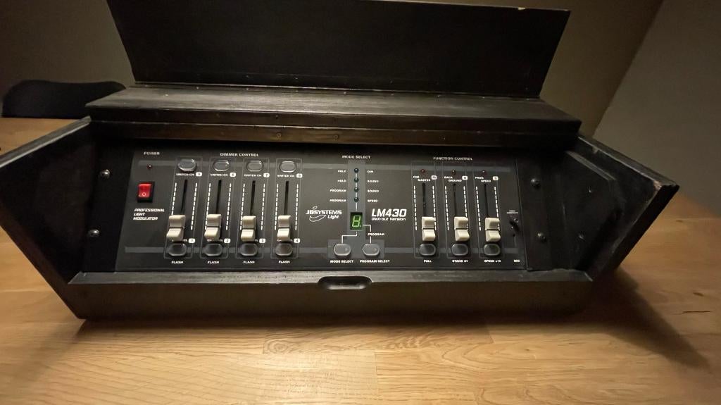JB Systems LM430 DMX + Botex T4 DMX Dimmerbar, Ophalen, Gebruikt, Licht, Geluidgestuurd