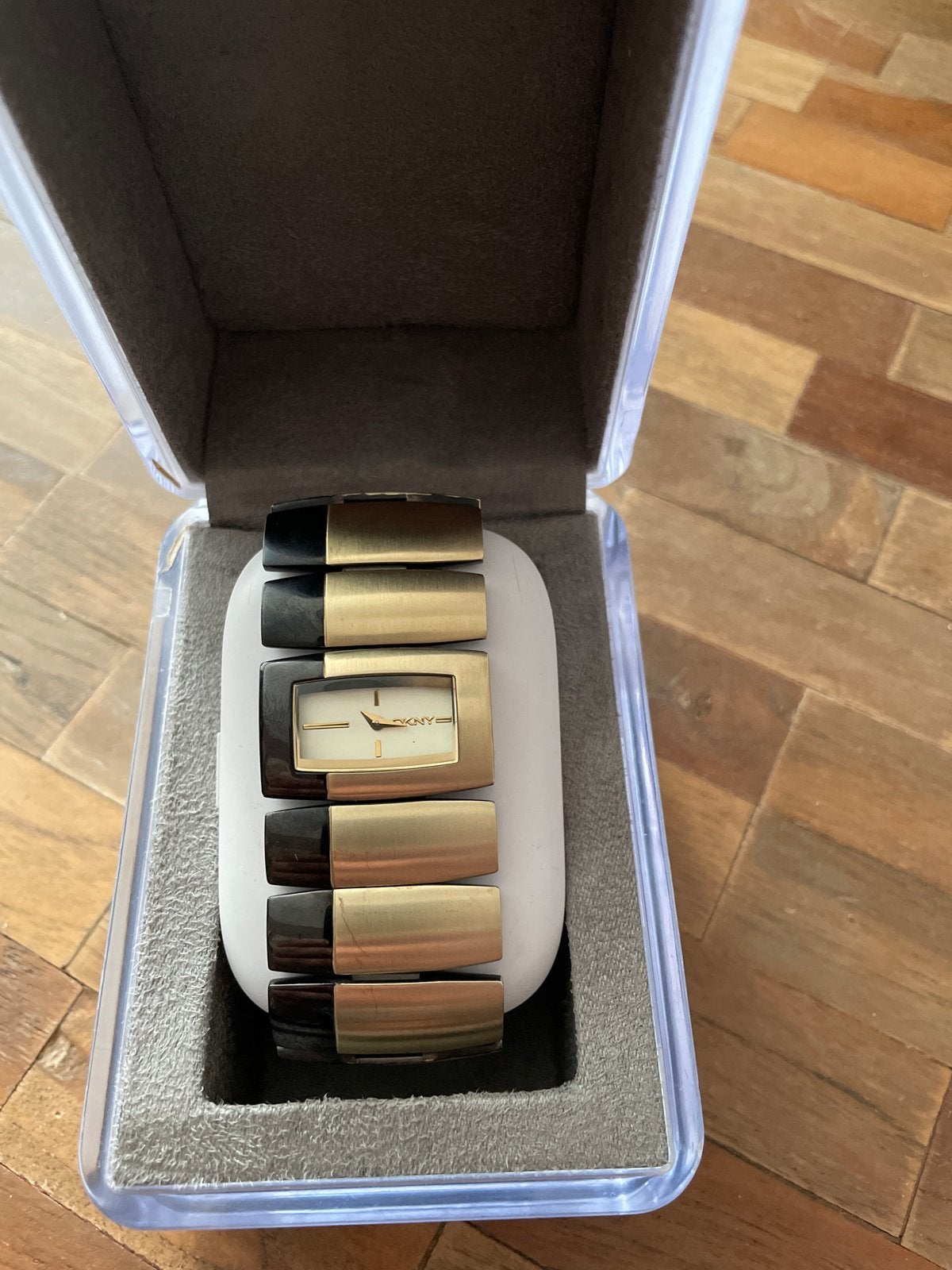 DKNY Dames Polshorloge Goud/Zwart, Sieraden, Tassen en Uiterlijk, Horloges | Dames, Overige materialen, DKNY, Polshorloge, Ophalen of Verzenden