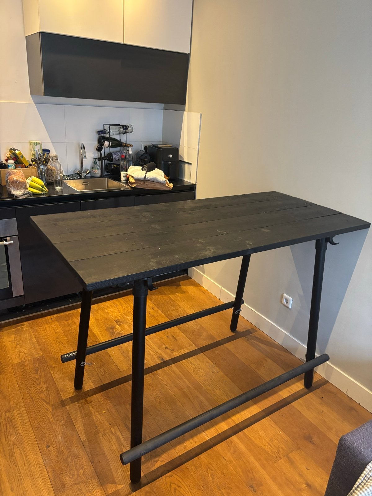 Zwarte houten statafel / bartafel 130x70x105 cm, Ophalen, Zo goed als nieuw