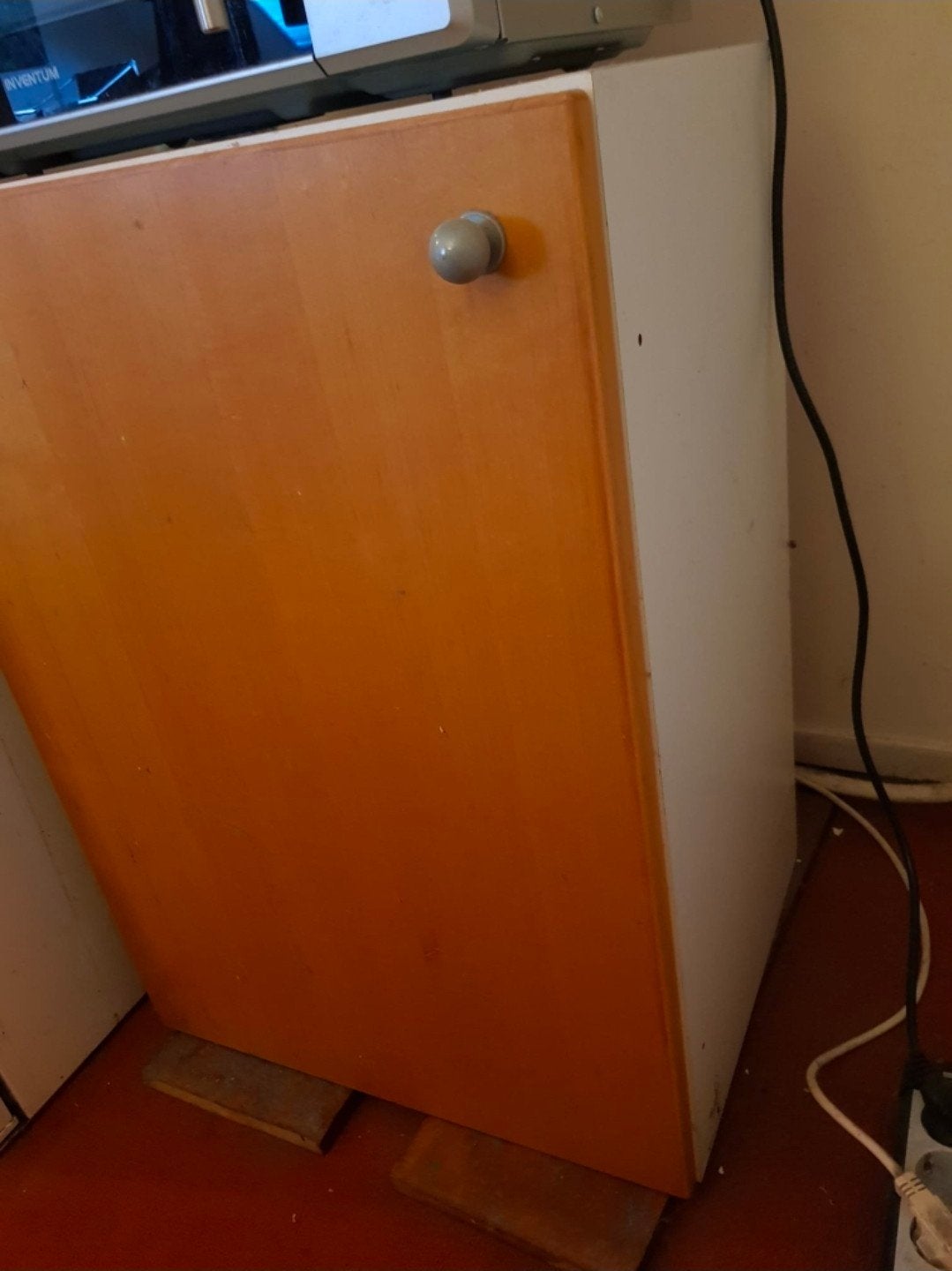 GRATIS IKEA opbergkastje met houten deur, Ophalen, Gebruikt