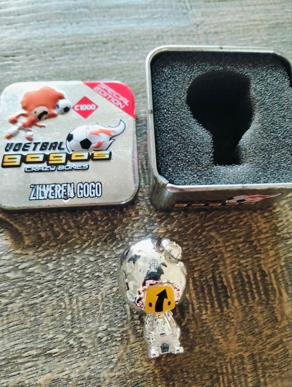 Zeldzame Voetbal Gogo's Crazy Bones - Zilveren Gogo C1000, Verzamelen, Poppetjes en Figuurtjes, Ophalen of Verzenden, Zo goed als nieuw
