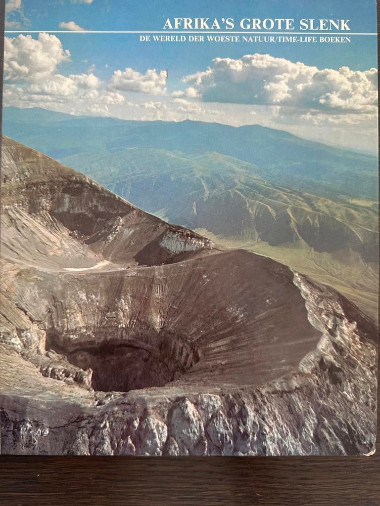 Afrika's Grote Slenk - De Wereld der Woeste Natuur, Boeken, Ophalen of Verzenden, Gelezen, Natuur algemeen