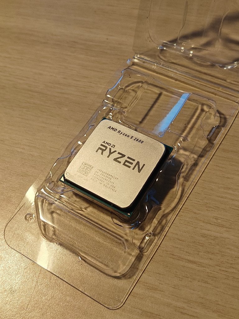 Ryzen 5 2600 Boxed, Computers en Software, 6-core, Zo goed als nieuw, Socket AM4, 3 tot 4 Ghz
