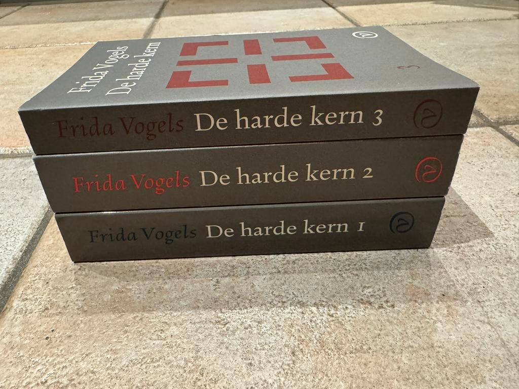 Frida Vogels- De Harde Kern deel 1 t/m 3, Boeken, Ophalen of Verzenden, Zo goed als nieuw