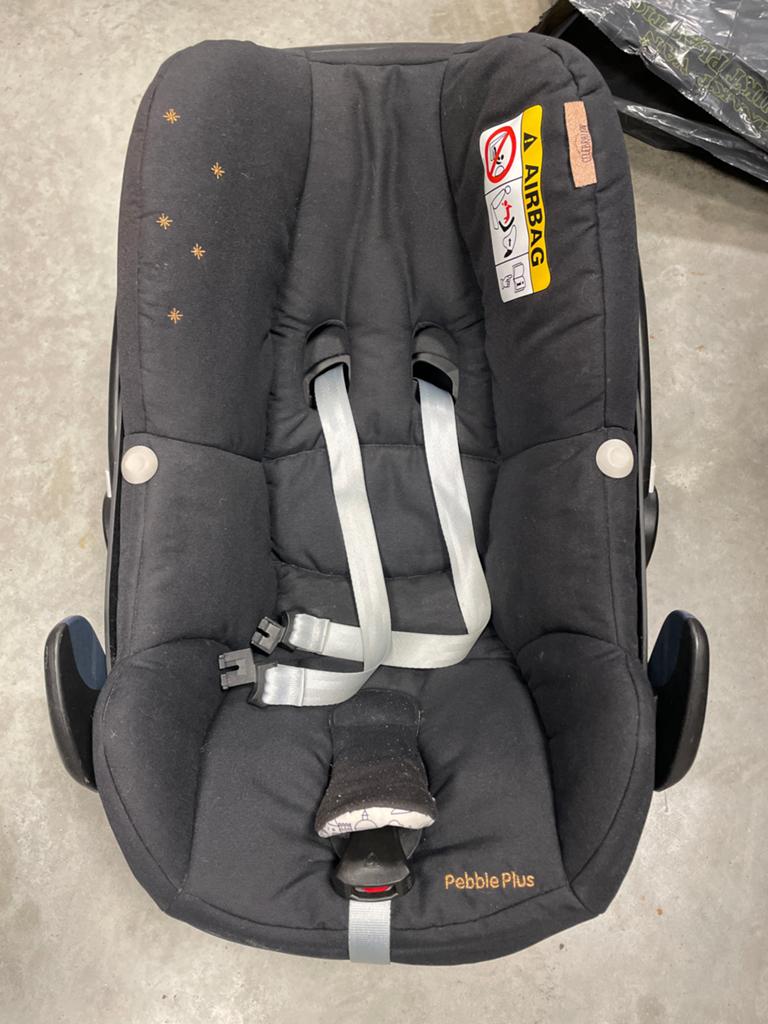 Maxi Cosi Pebble Plus autostoel met zonnekap, Ophalen, Autogordel of Isofix, Zijbescherming, Zo goed als nieuw