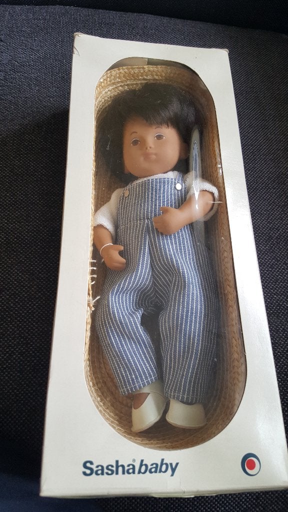 Vintage Sashapop (baby 510) in mandje, Ophalen, Zo goed als nieuw, Pop