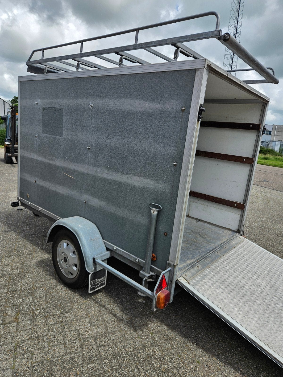 Dichte geremde aanhangwagen, Ophalen of Verzenden