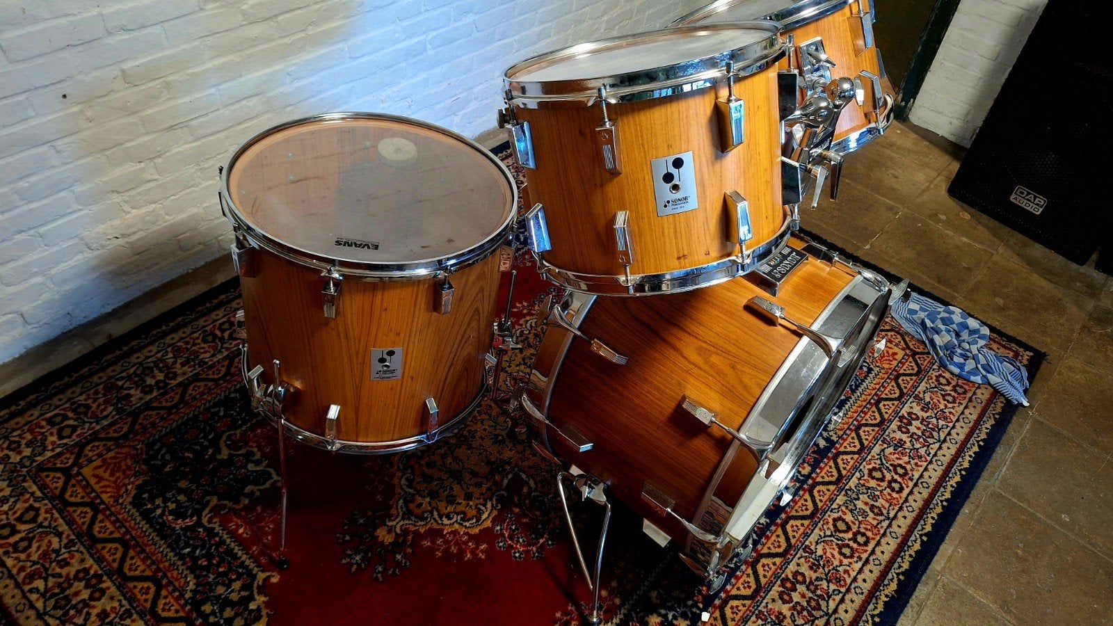 Foto 3 van Sonor Phonic Genuine Rosewood Veneer 70's  24/13/14/18