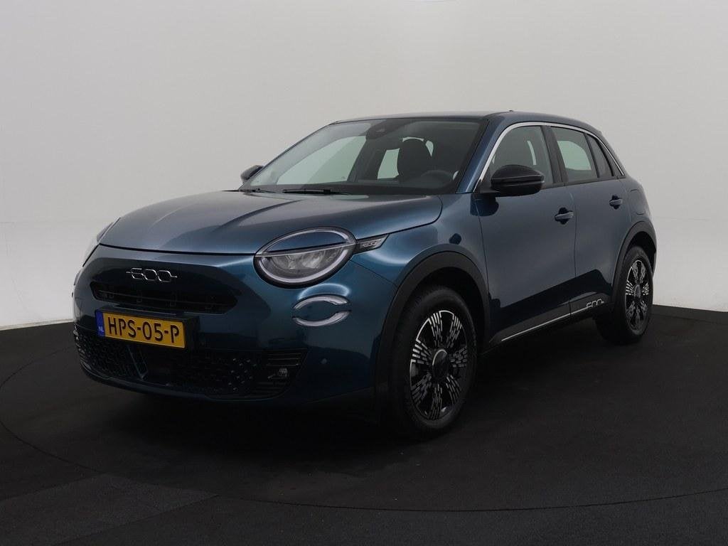 Fiat 600 1.2T Hybrid 110pk Automaat Urban Stoelverw/Camera /, Auto's, Fiat, Stof, Gebruikt, 1199 cc, Blauw