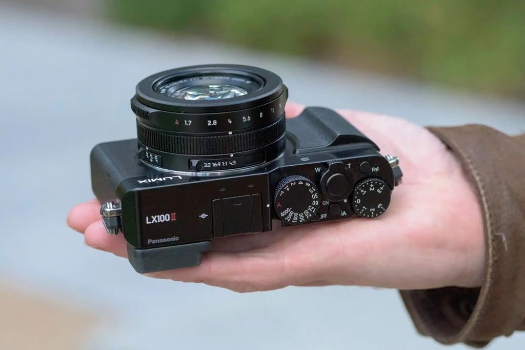 Panasonic LX100ii, topstaat, compleet in doos, Ophalen, Zo goed als nieuw, 8 tot 12x, Dakkant (recht)