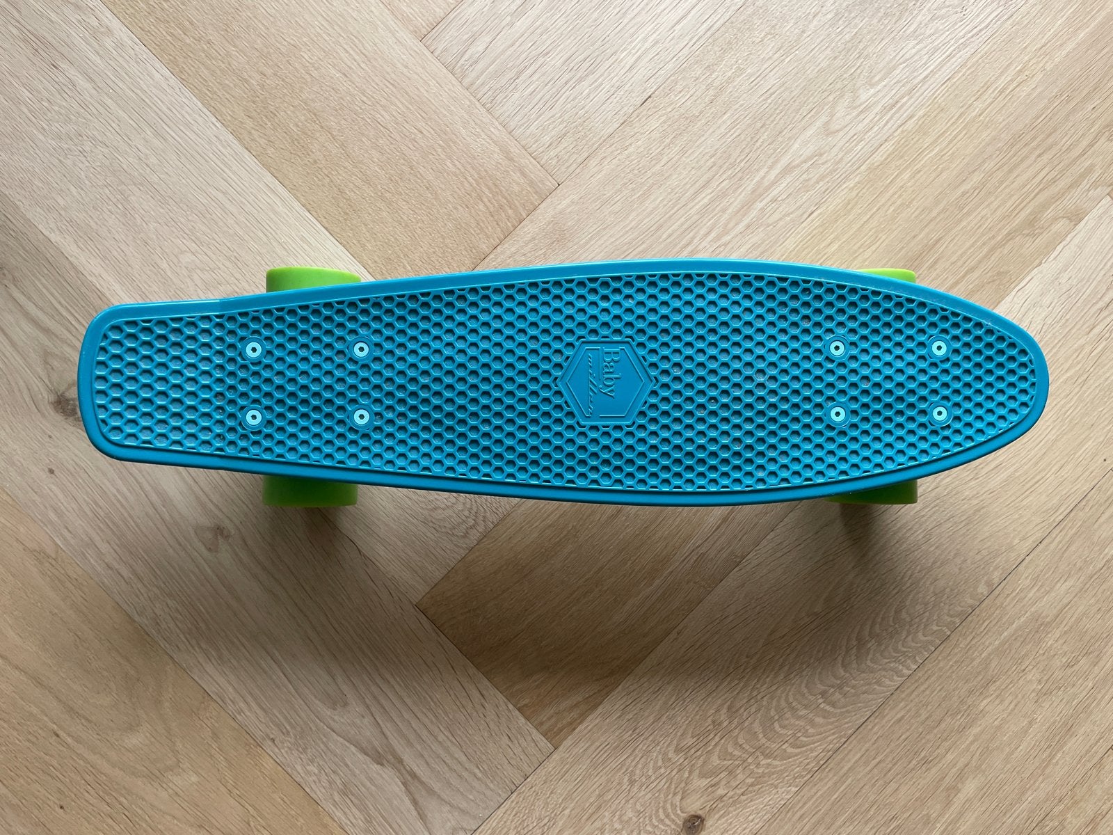 Baby Miller Skateboard - Blauw met Groene Wielen, Ophalen, Zo goed als nieuw, Skateboard