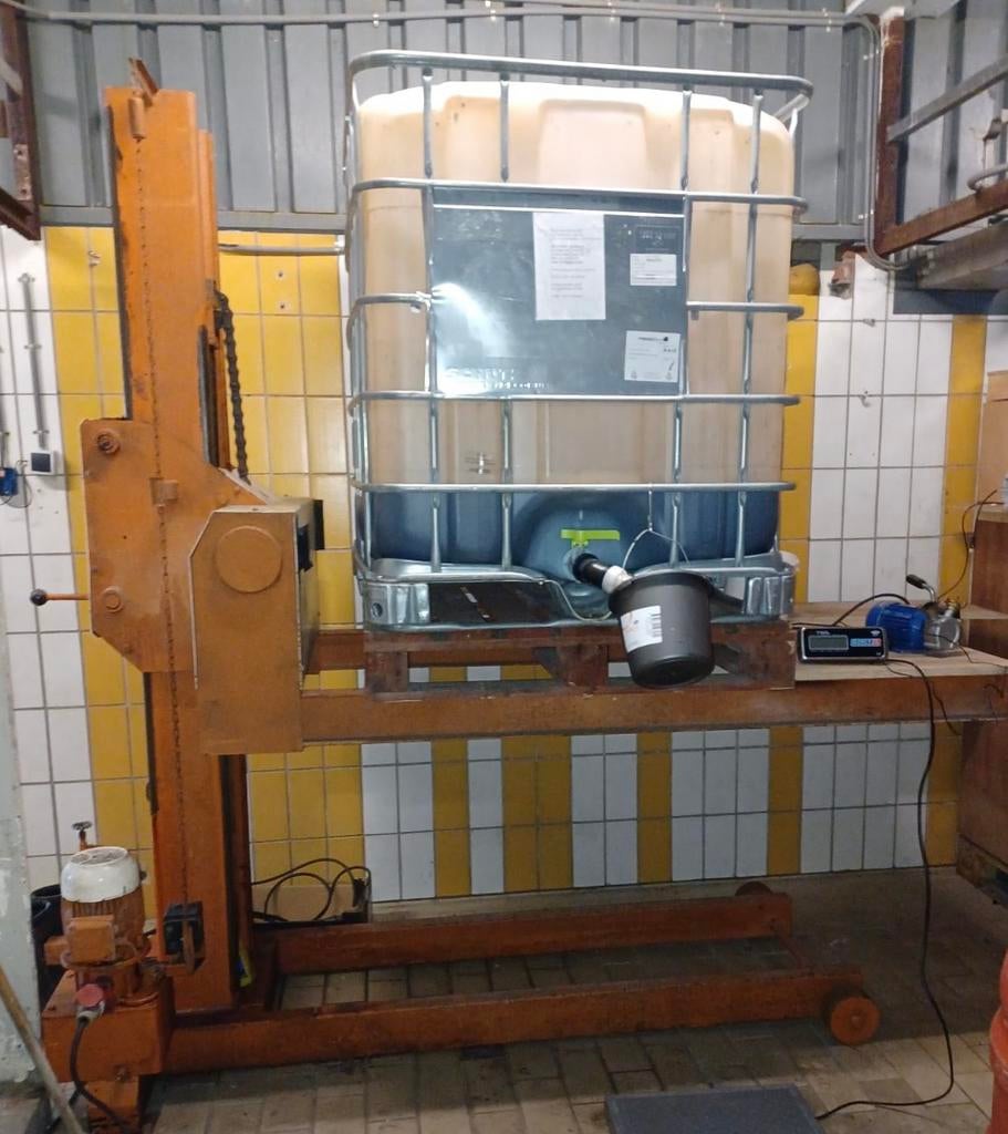 kolom heffer hydraulisch 400V, Ophalen, Gebruikt