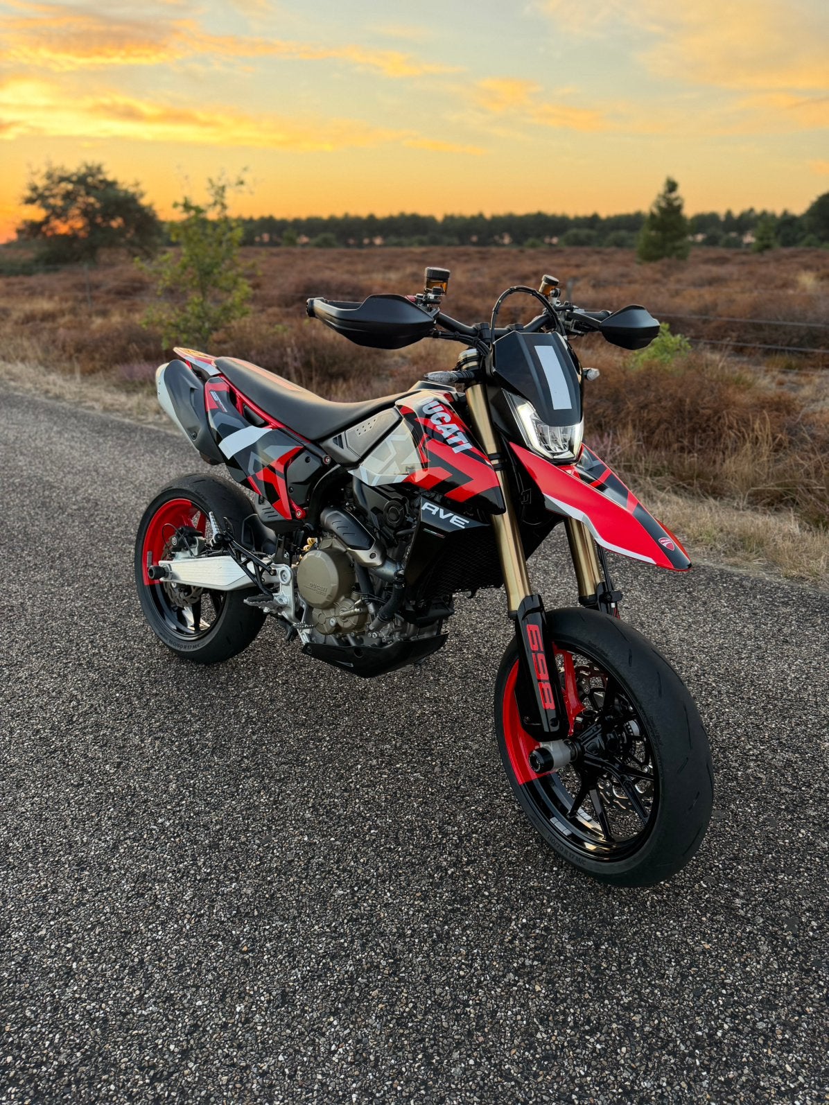 Ducati 698 RVE hypermotard 2024 motormaster, Motoren, Particulier, Handgeschakeld, 1 cilinder, SuperMoto