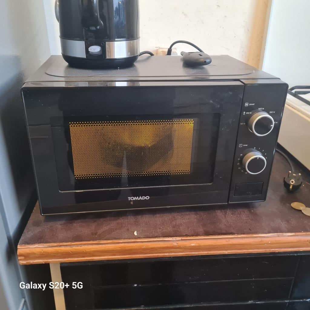 Magnetron in zeer goede staat - Tomado, Ophalen of Verzenden, Zo goed als nieuw, Vrijstaand, Magnetron