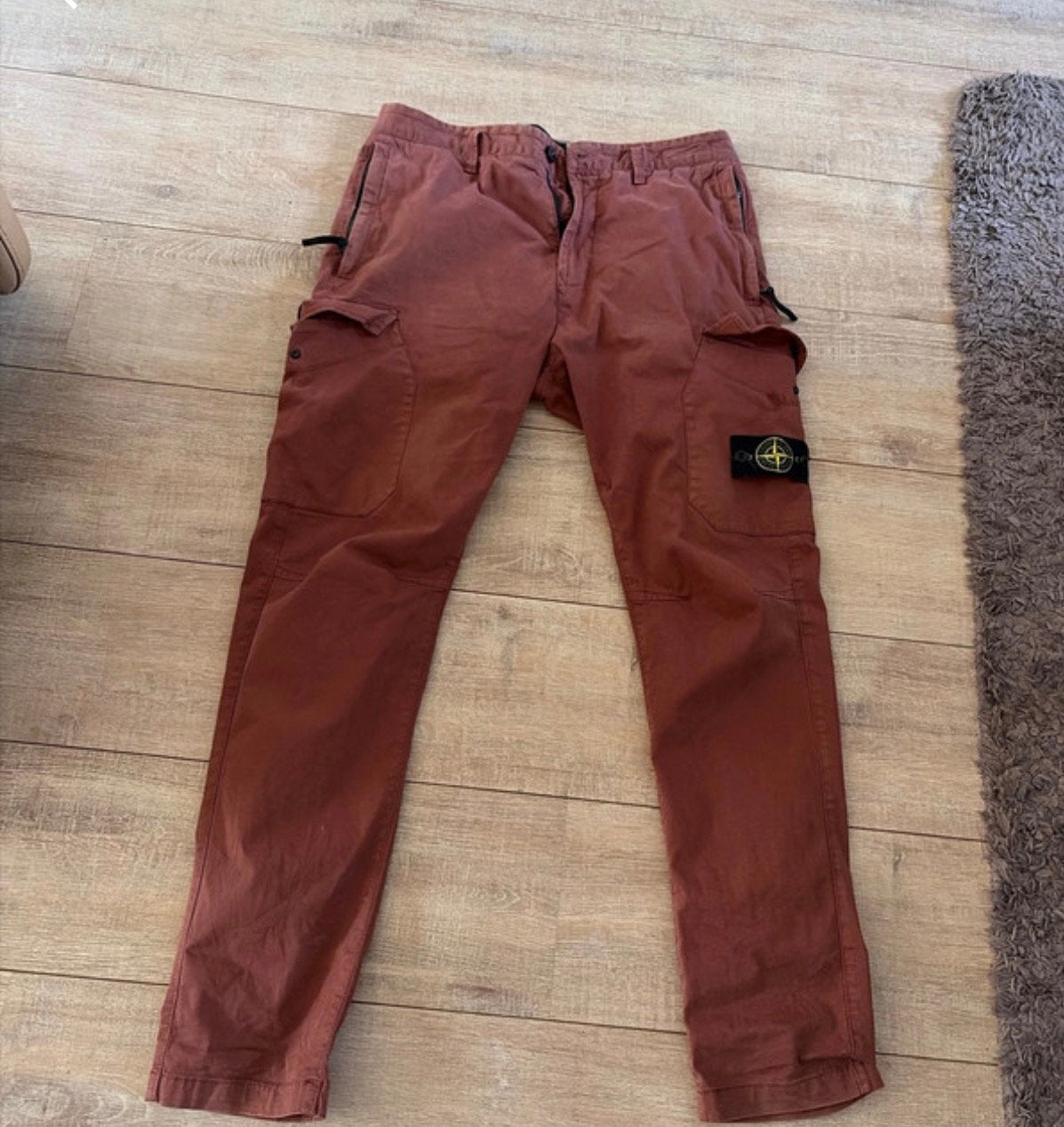 Stone Island Cargo Broek Bordeaux Rood 32, Ophalen of Verzenden, Zo goed als nieuw, Maat 48/50 (M), Rood
