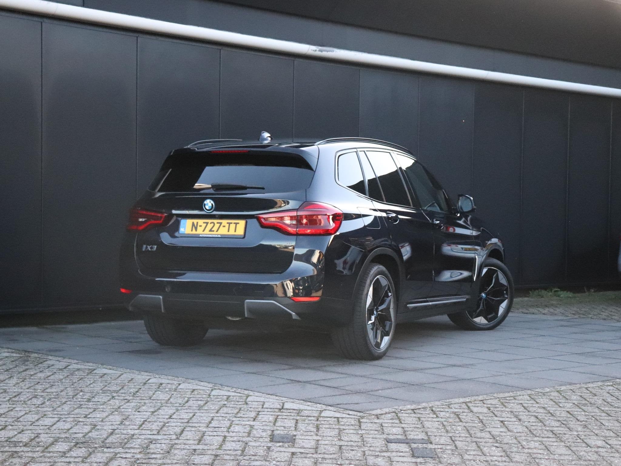 BMW iX3 High Executive 80 kWh | LEDER | MEMORY | H&K | PANO-, Auto's, Automaat, Dealer onderhouden, Achterwielaandrijving, Gebruikt